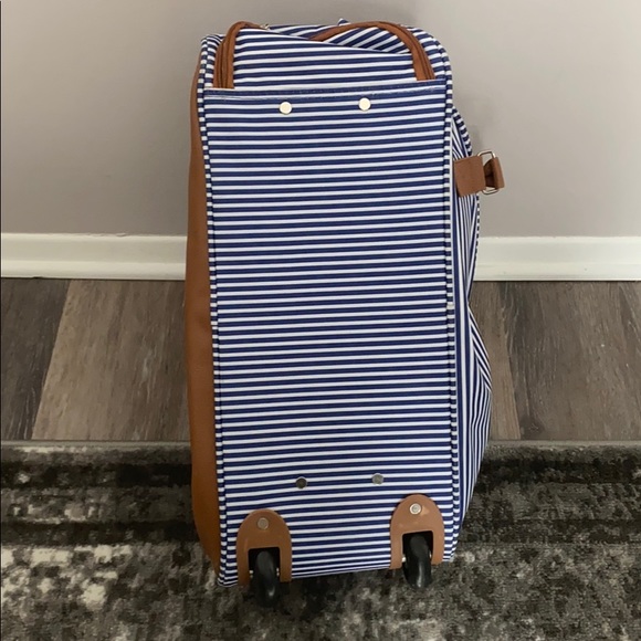 jessica simpson rolling duffel